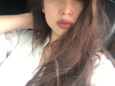 hayneiko English speaking webcam model