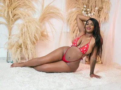 AdrianaVegga English speaking webcam model