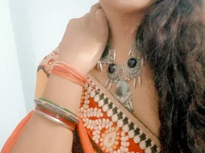 Cute_Ruhi99 English speaking webcam model