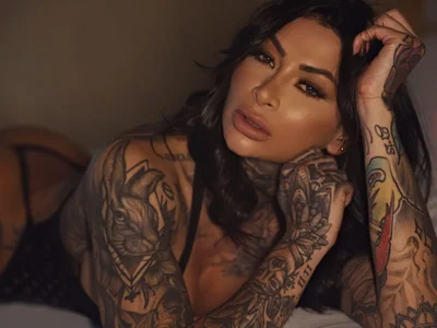 Iam_Annii English speaking webcam model